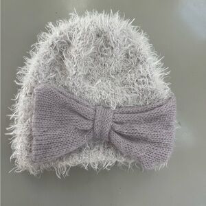 Cozy Gray Women’s Beanie with Bow